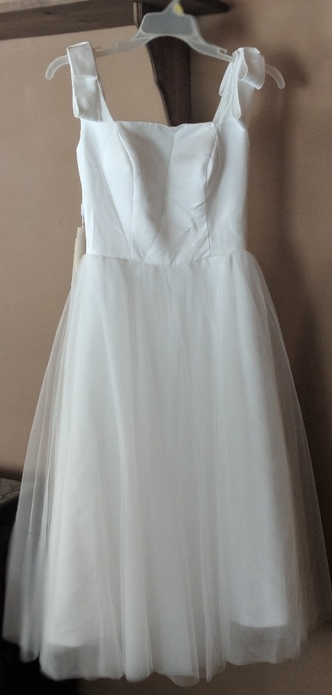 Never Worn Wedding Dress
